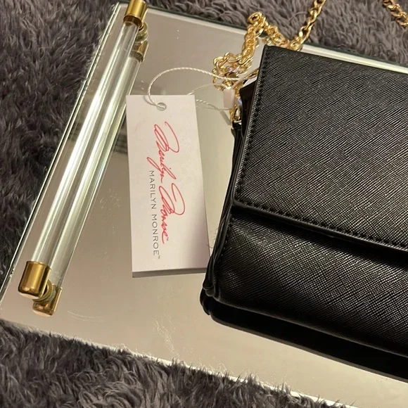 NWT - Classy Marilyn Monroe Crossbody - Picture 3 of 7